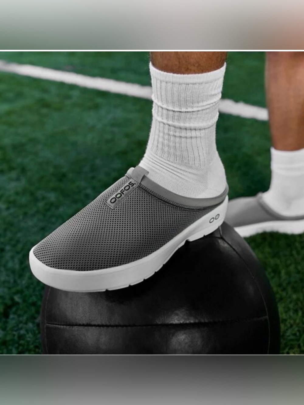 OOFOS OOCoozie Sport Slip-On Clog in Color: White Slate men size 10 gently used